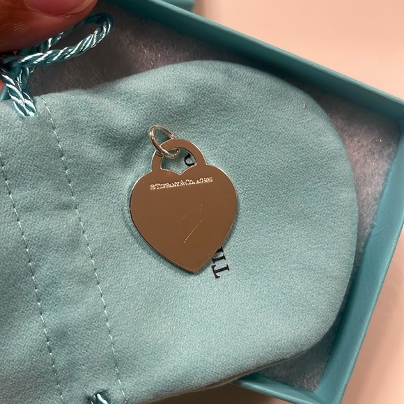 Tiffany & Co. Return To Tiffany Etched Heart Tag Charm, Sterling Silver, Large - Picture 3 of 6